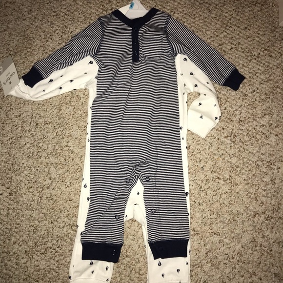 Adorable onesies - Picture 2 of 3